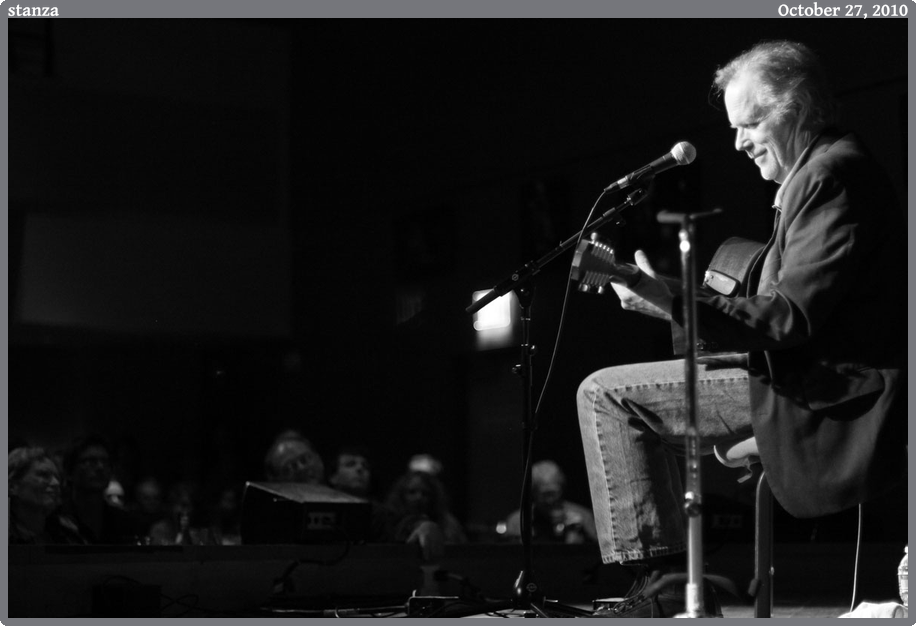 stanza, taken 2010-10-27 || Canon Canon EOS REBEL T2i | 50mm | 1/80s @ f/1.4