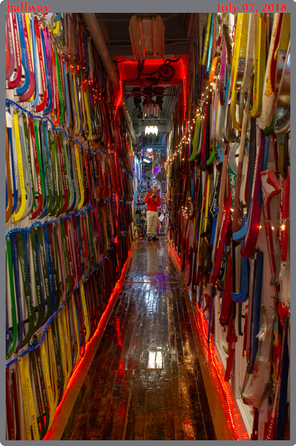 hallway, taken 2018-07-07 || Canon Canon EOS REBEL T2i | 27mm | 1/20s @ f/5