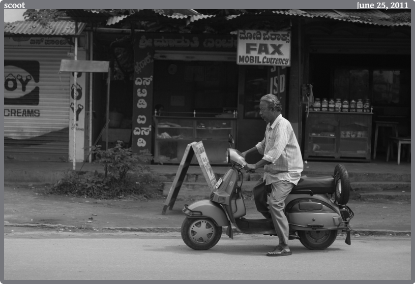 scoot, taken 2011-06-25 || Canon Canon EOS REBEL T2i | 50mm | 1/800s @ f/2