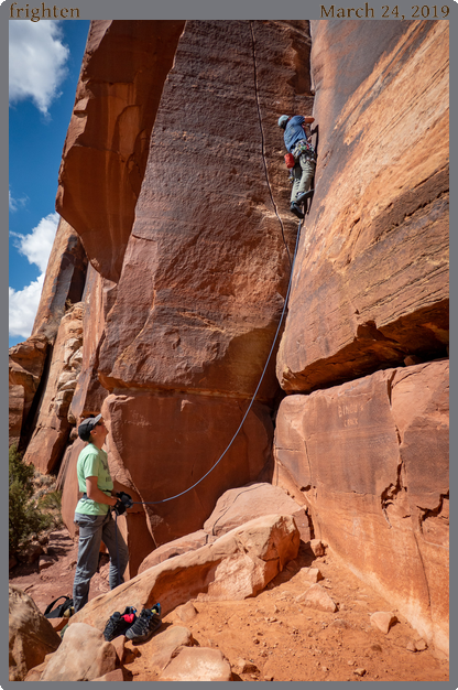 frighten, taken 2019-03-24 || Panasonic DC-ZS200 | 88mm | 1/2000s @ f/3.3